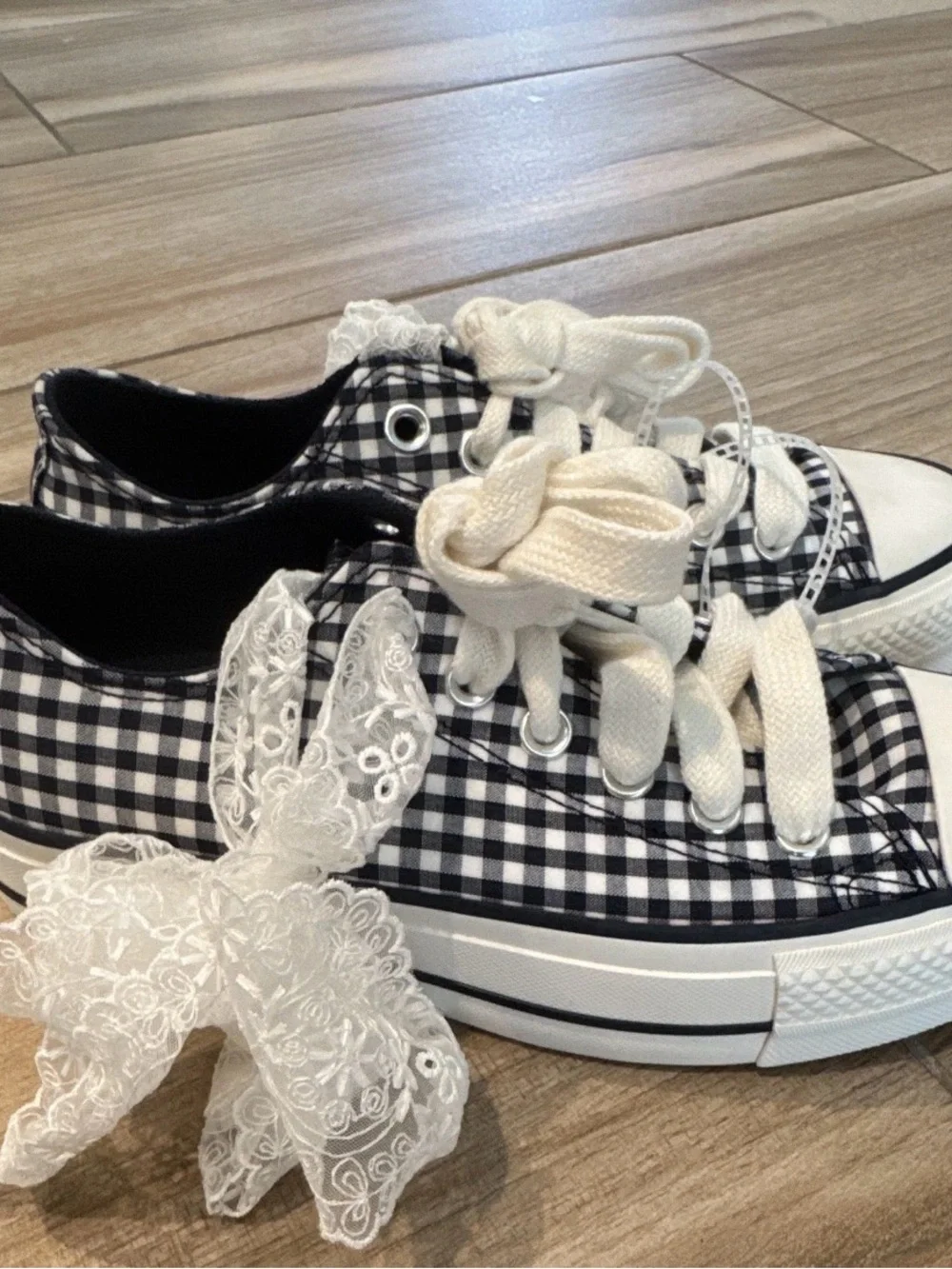 Converse Chuck Taylor All Star Lift Platform Low Top Gingham Lace-Up Size 6.5